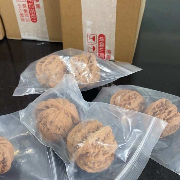 吊坠文玩核桃九龙瑕疵