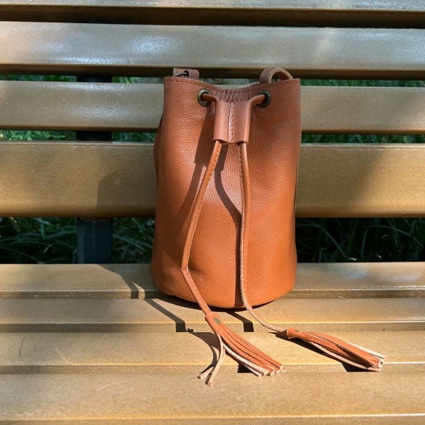 尼泊尔牦牛皮钱袋子斜挎包