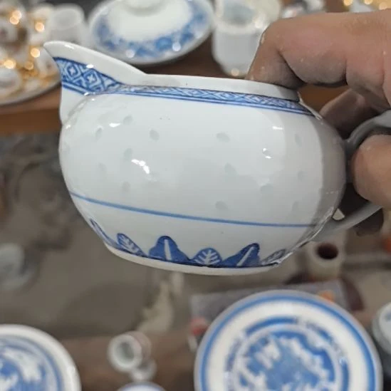 某***月当代景德镇陶瓷工艺品