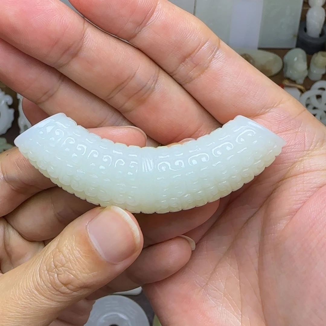 和田玉未镶嵌挂件弯管