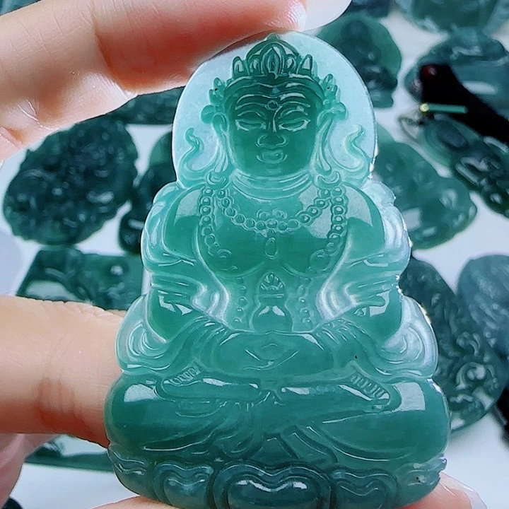 翡翠未镶嵌颈饰多样性发货天然的A货翡翠
