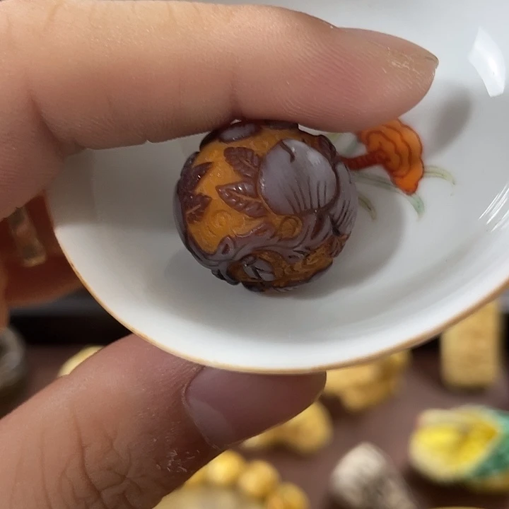 大***虫瓷片精致雕刻工艺精湛