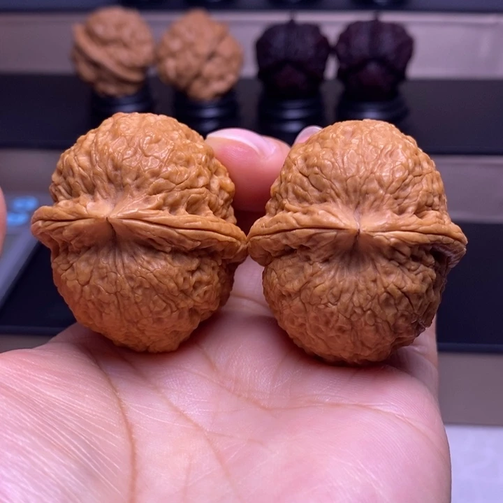 文玩核桃把件麒麟铁狮子14