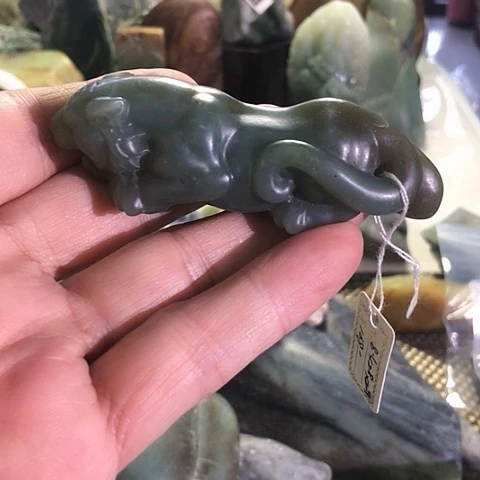 和田玉未镶嵌把件