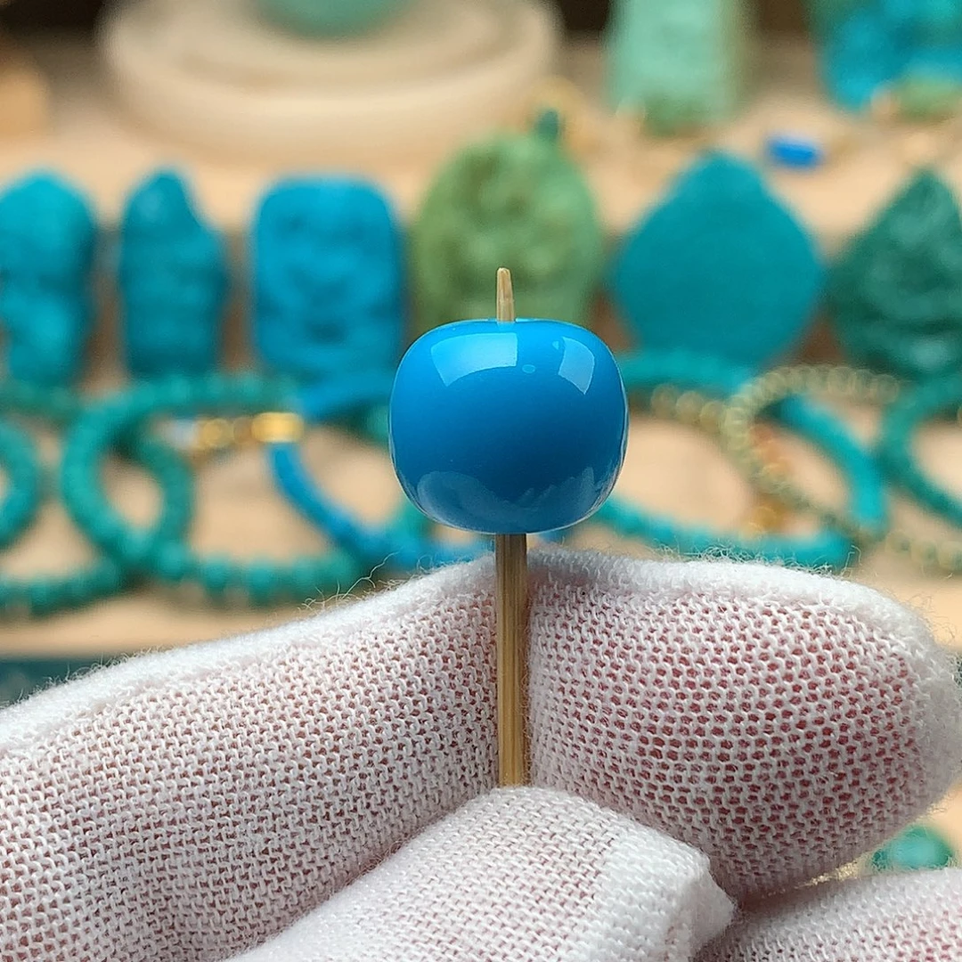 绿松石未镶嵌颈饰