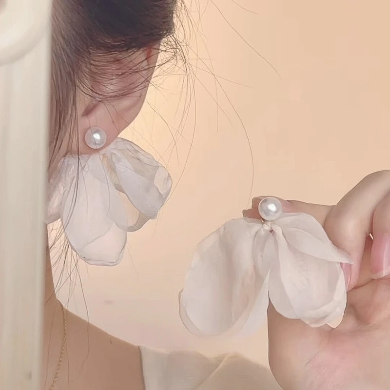 非金属布艺耳饰 法式仙气花朵珠珠耳钉气质高级感一款两戴耳饰女