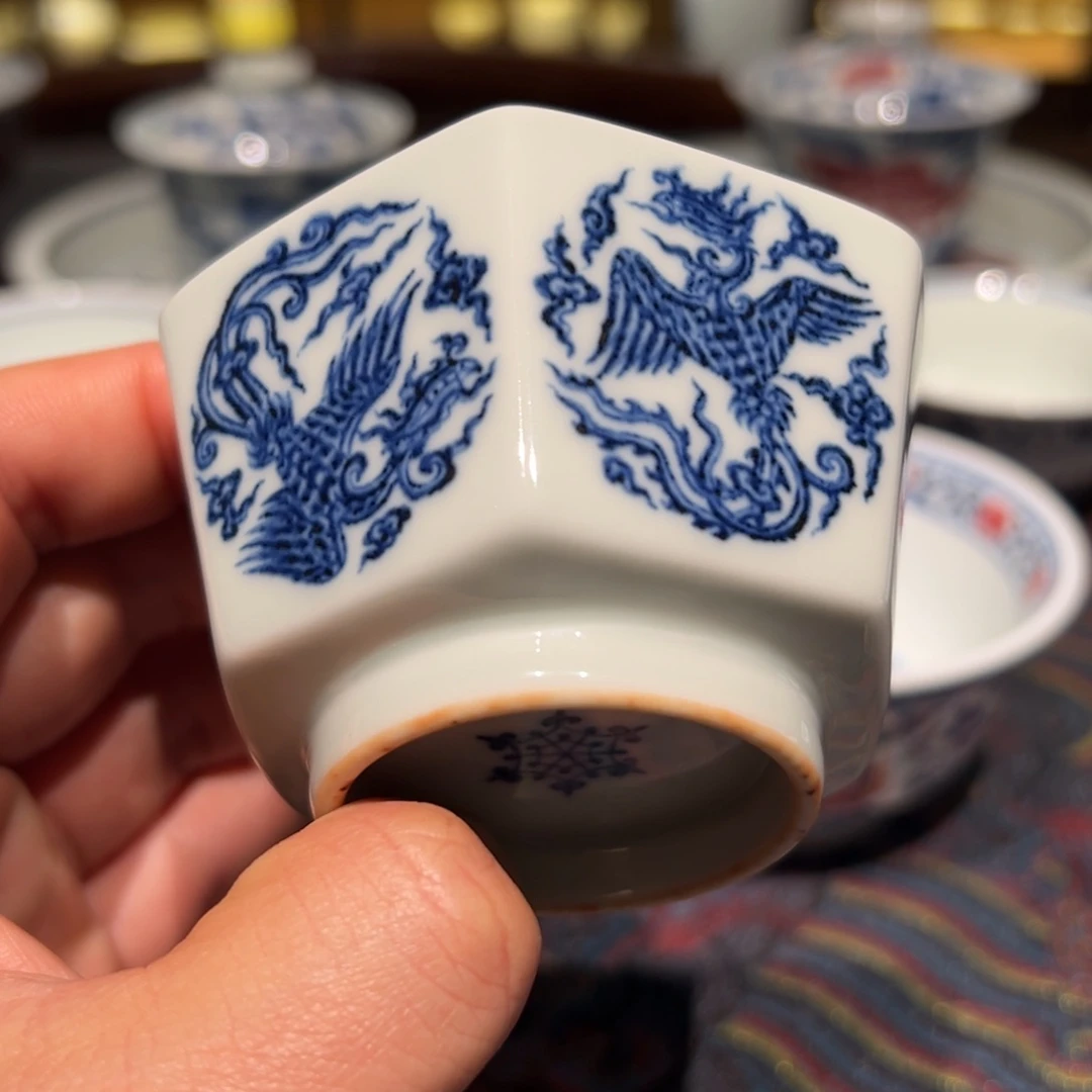 陶精品青花团凤六方杯口径约7厘米