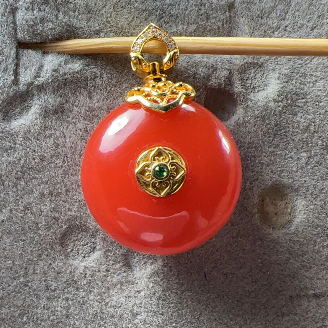 南红玛瑙18K金镶嵌平安扣