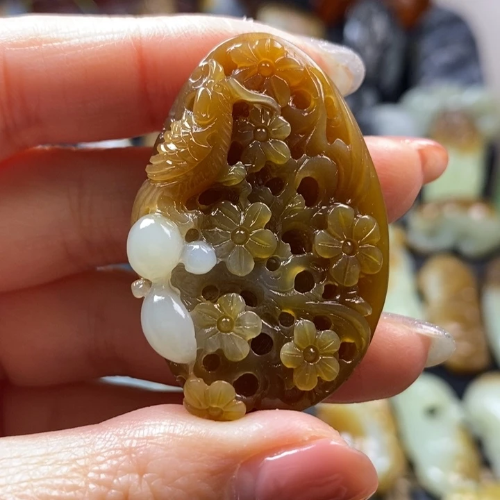 和田玉未镶嵌挂件