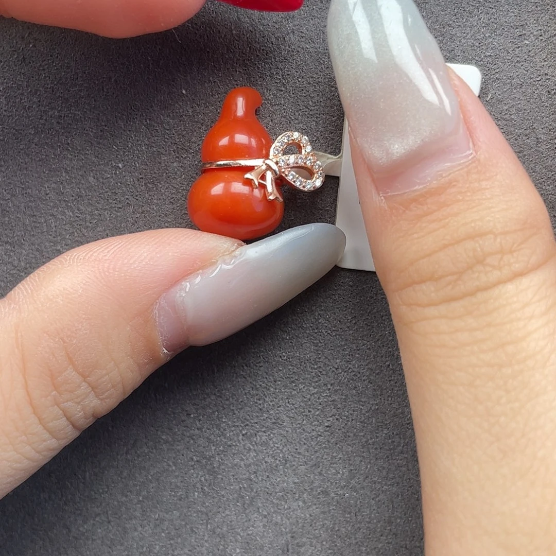 南红玛瑙银S925镶嵌颈饰瓦西葫芦吊坠