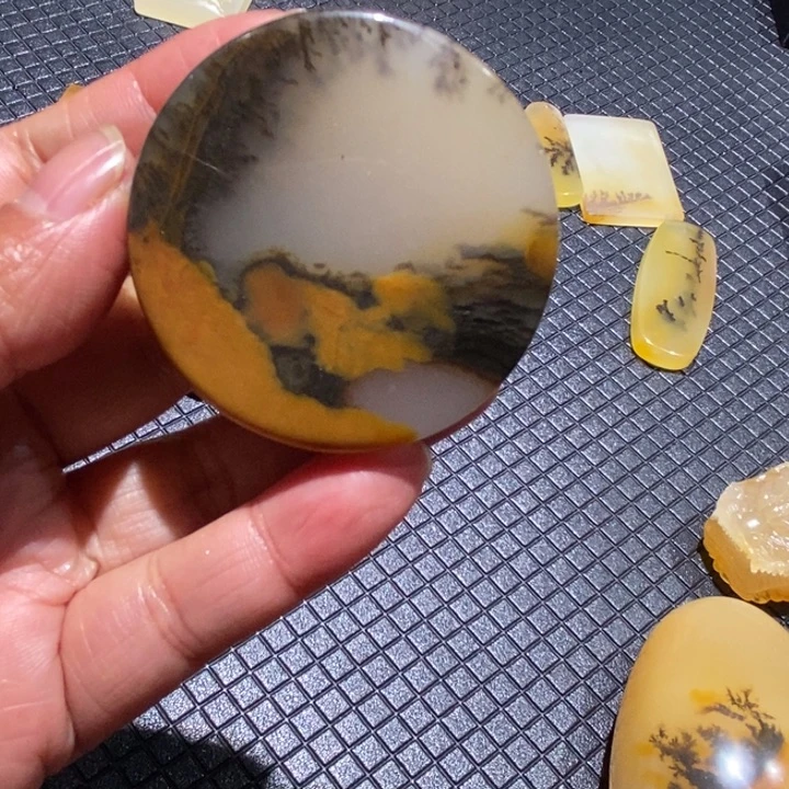 石英质玉（黄龙玉）未镶嵌挂件