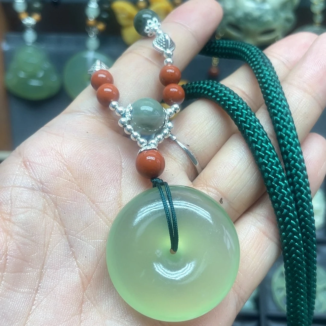 未镶嵌蛇纹石玉颈饰