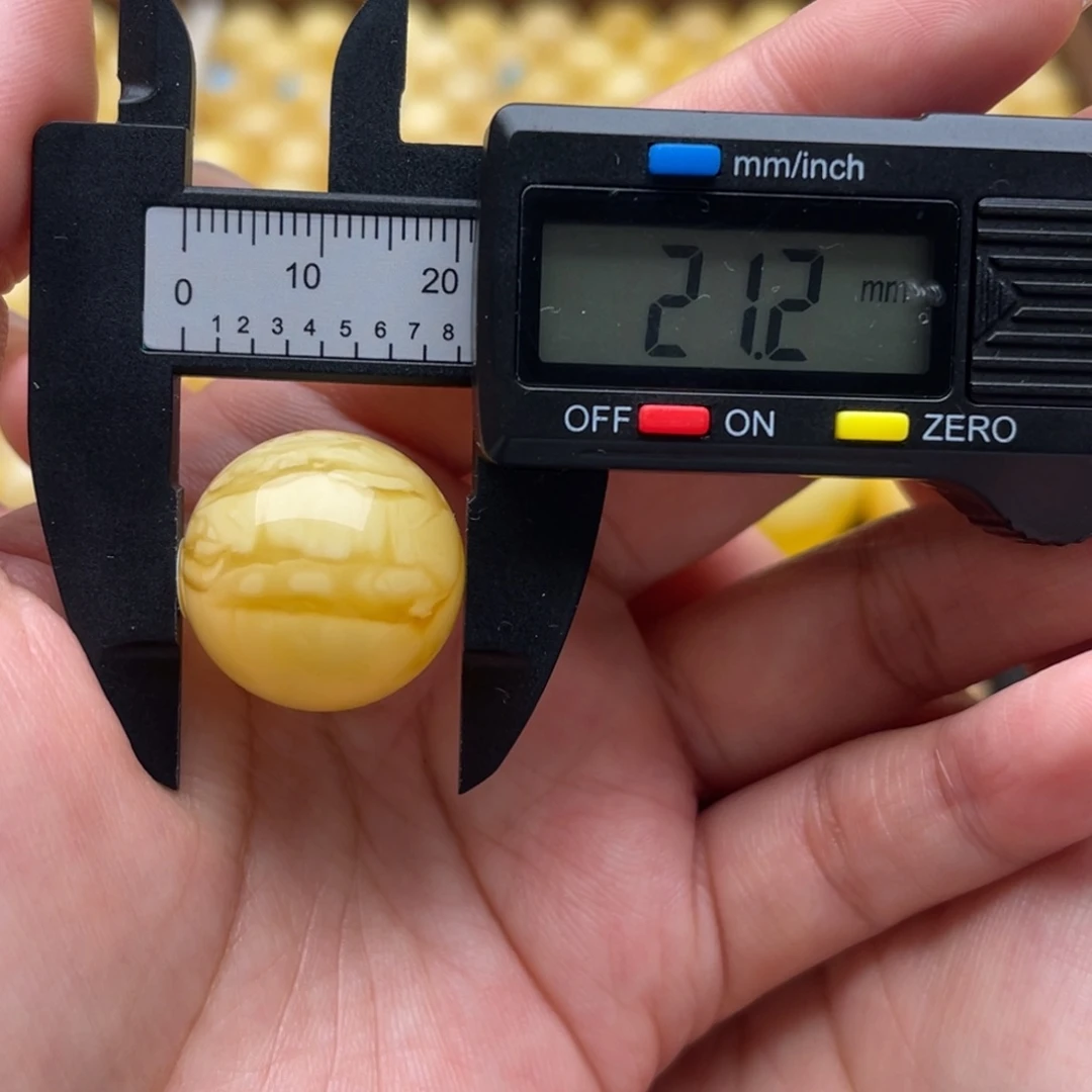 琥珀未镶嵌裸石蜜蜡圆珠笑