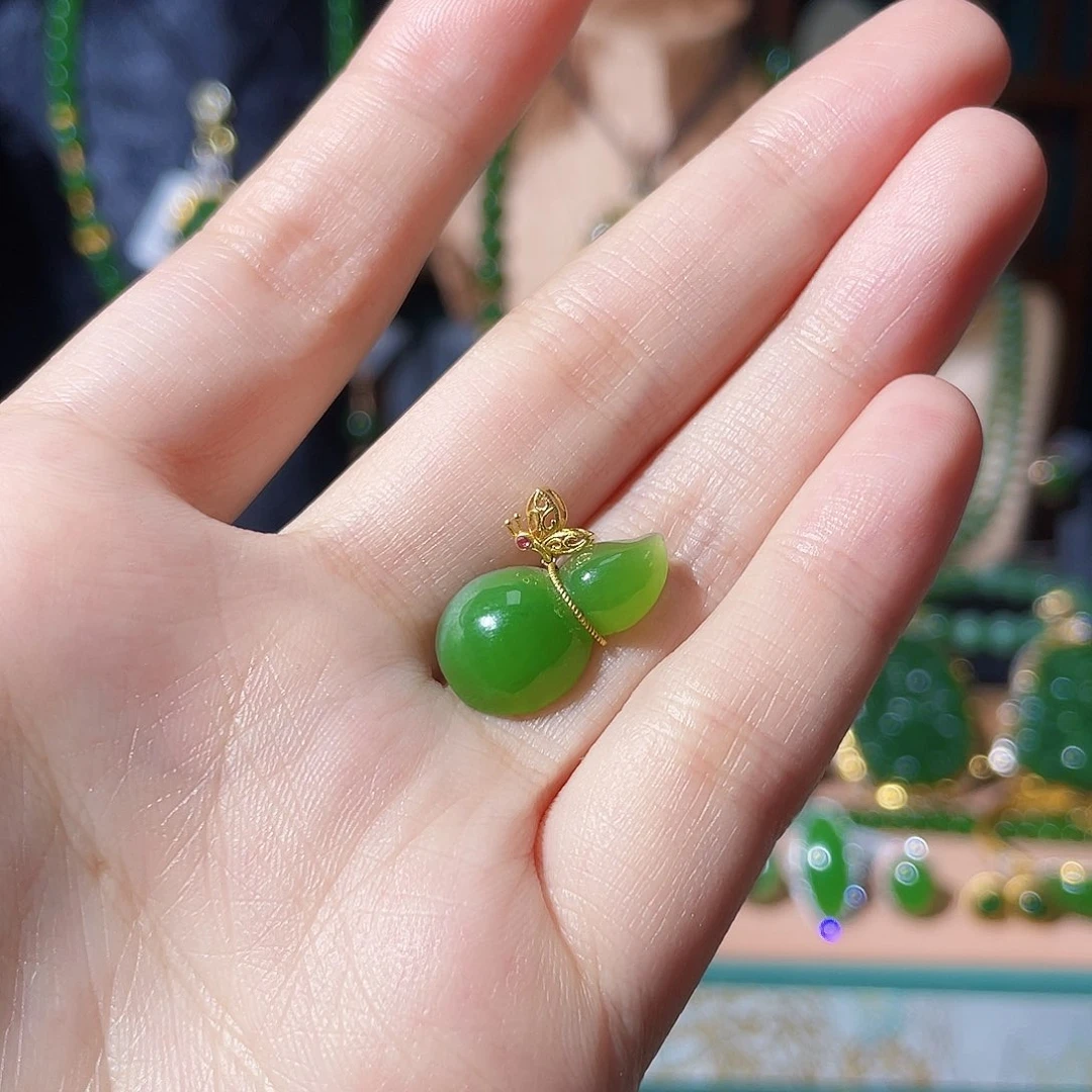 和田玉（碧玉）18K金镶嵌颈饰