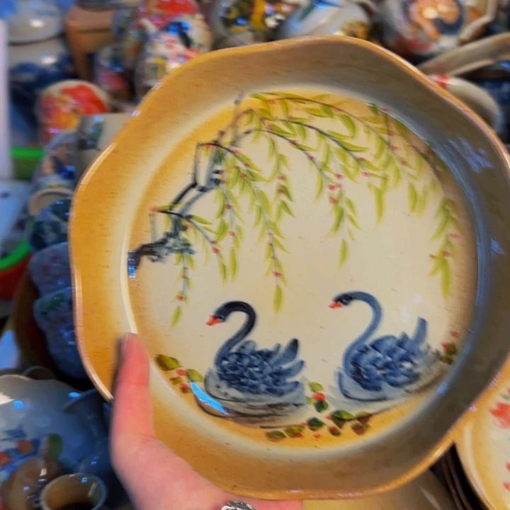 瓷片手工手绘陶瓷细微不一样