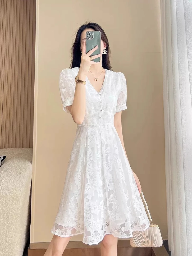 连衣裙女2025新款夏气质名媛短袖蝴蝶镂空白色A字裙收腰遮肉显瘦