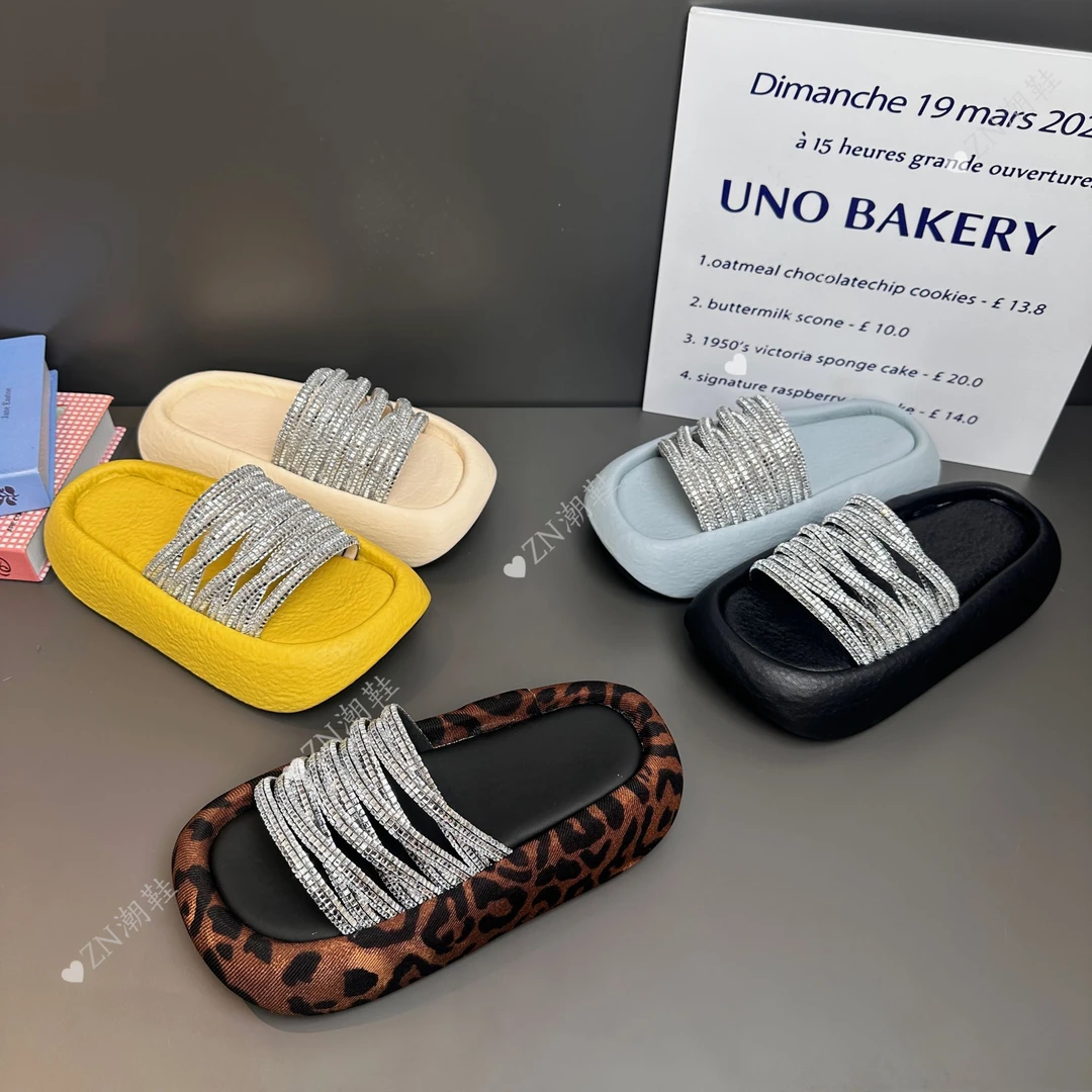 Zn-【满天星】高奢18条水钻2025夏沙滩增高新外穿女踩屎感厚底拖鞋