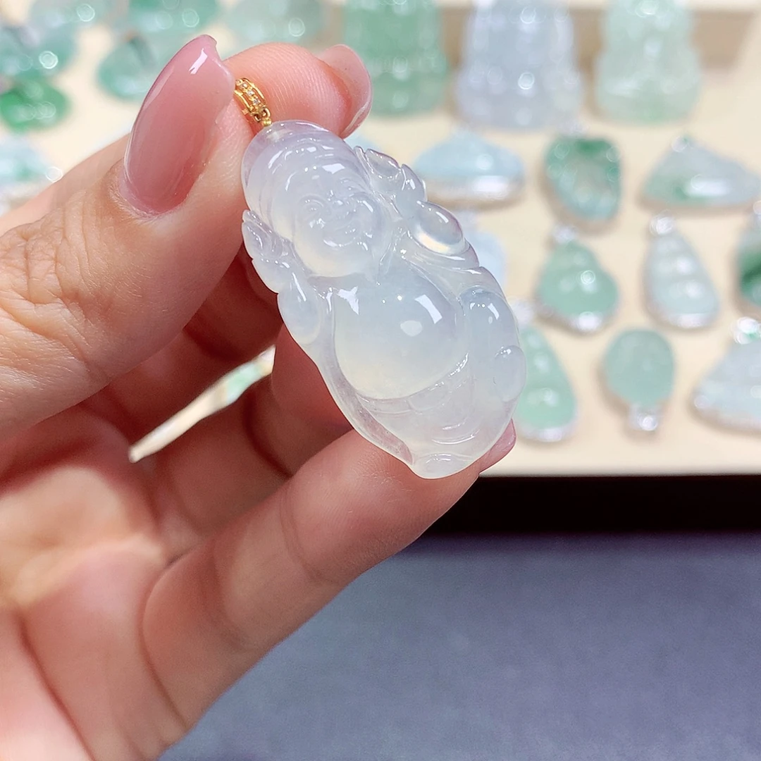 翡翠18K金镶嵌颈饰翡翠