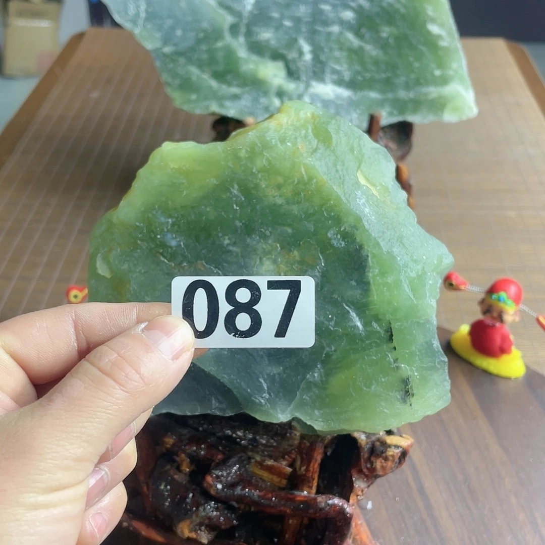 金***李蛇纹石玉未镶嵌珠宝奇石