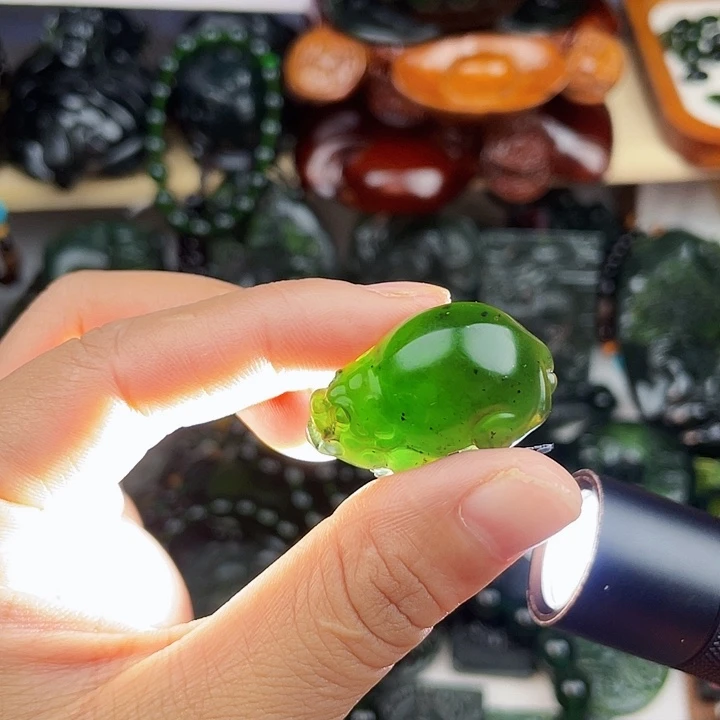 蛇纹石玉未镶嵌手串泰山玉吞金兽貔貅