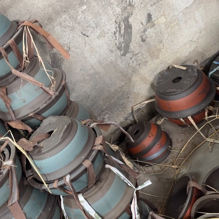 紫砂花盆110-4。    35-16。2红2绿