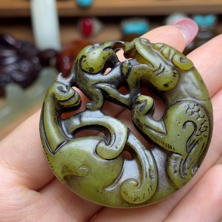 蛇纹石玉未镶嵌颈饰