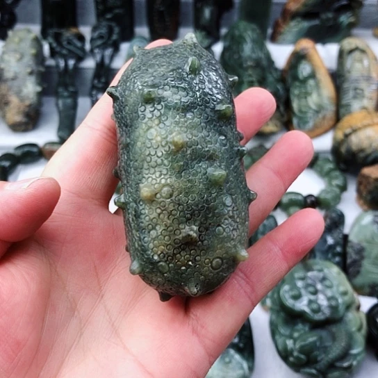 未镶嵌岫岩河磨玉（透闪石质玉）把件