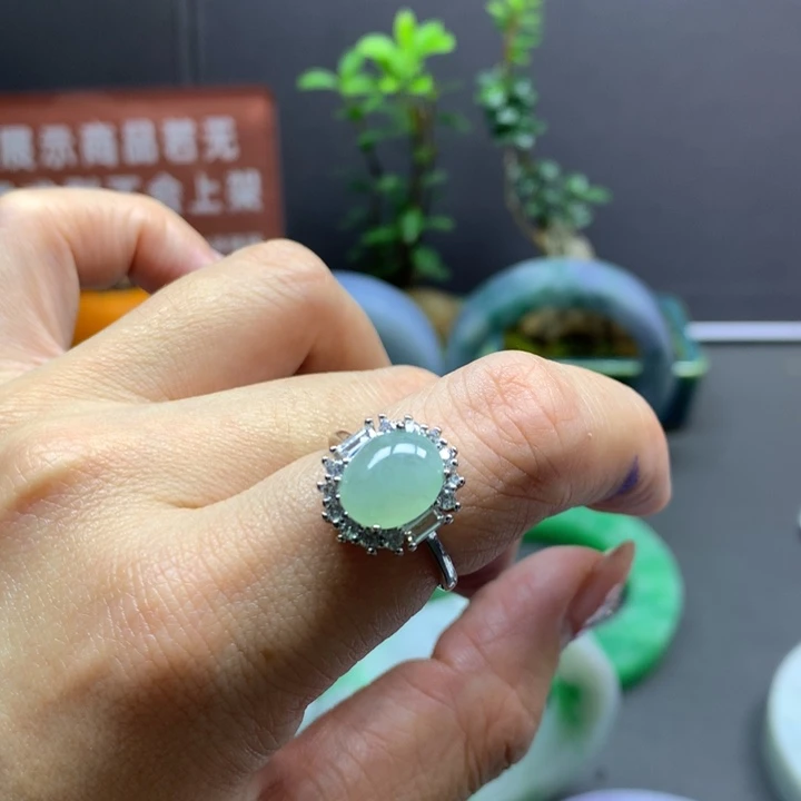 1***%翡翠未镶嵌颈饰翡翠