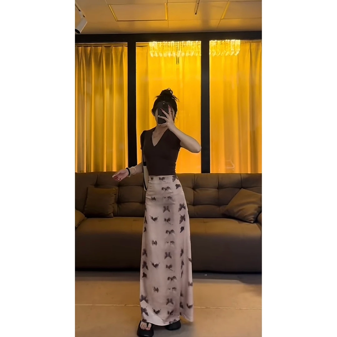 2025夏季欧若风时尚上衣半身裙套装显瘦气质v领性感百搭上衣