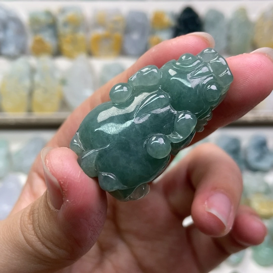 翡翠吊坠(赠链)未镶嵌