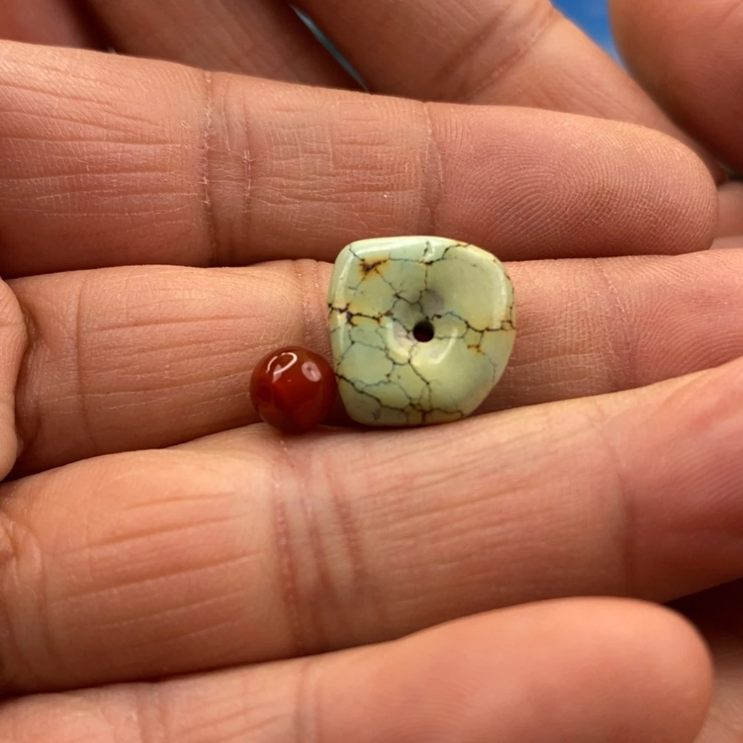 南红玛瑙未镶嵌珠宝奇石