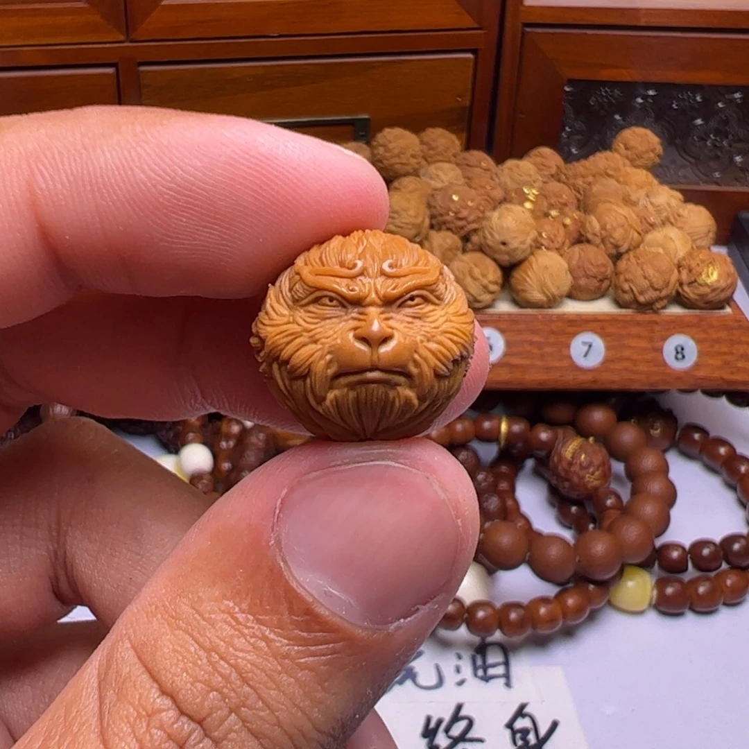 阿***磊吊坠猴头核桃精修大圣