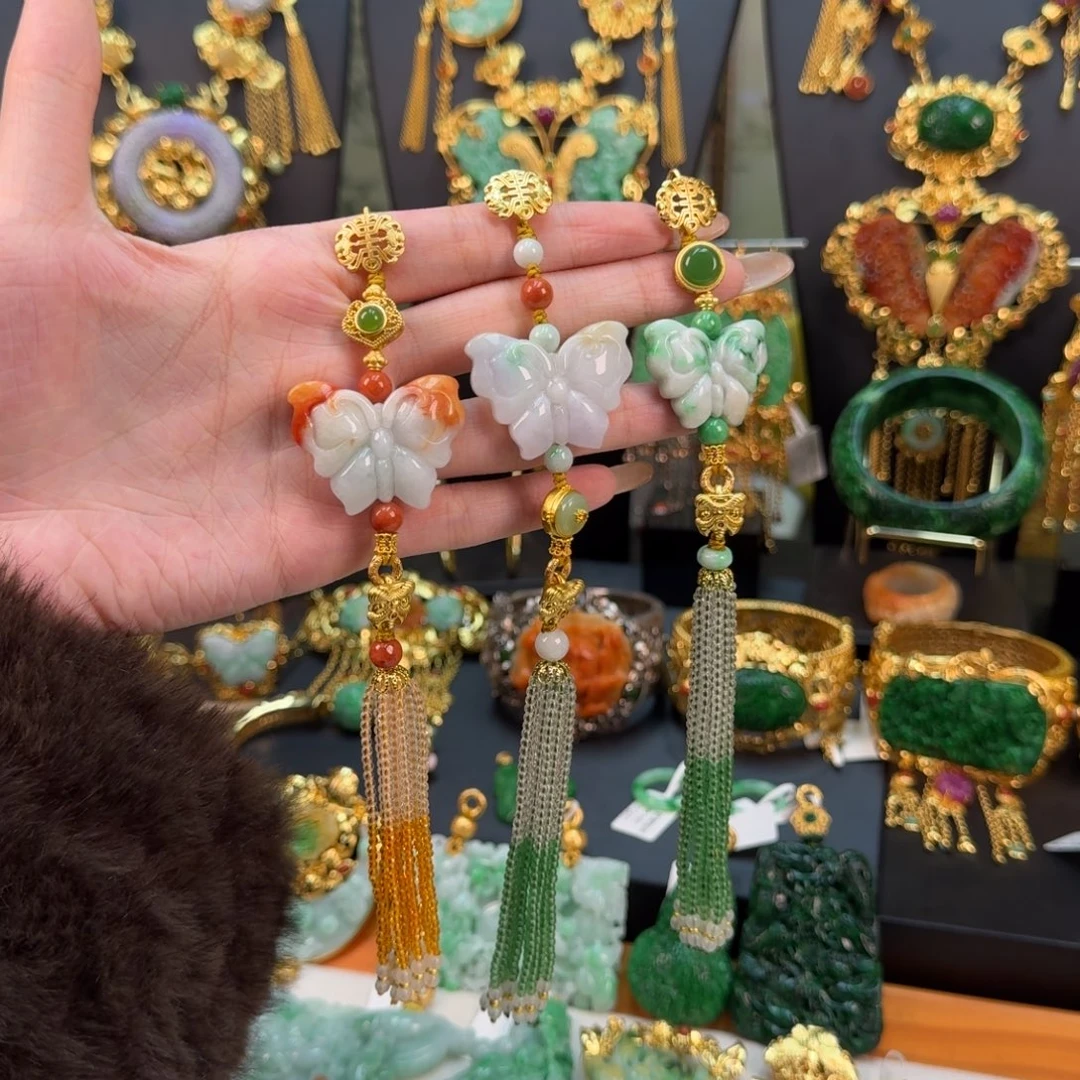 翡翠未镶嵌颈饰福利压襟吊坠