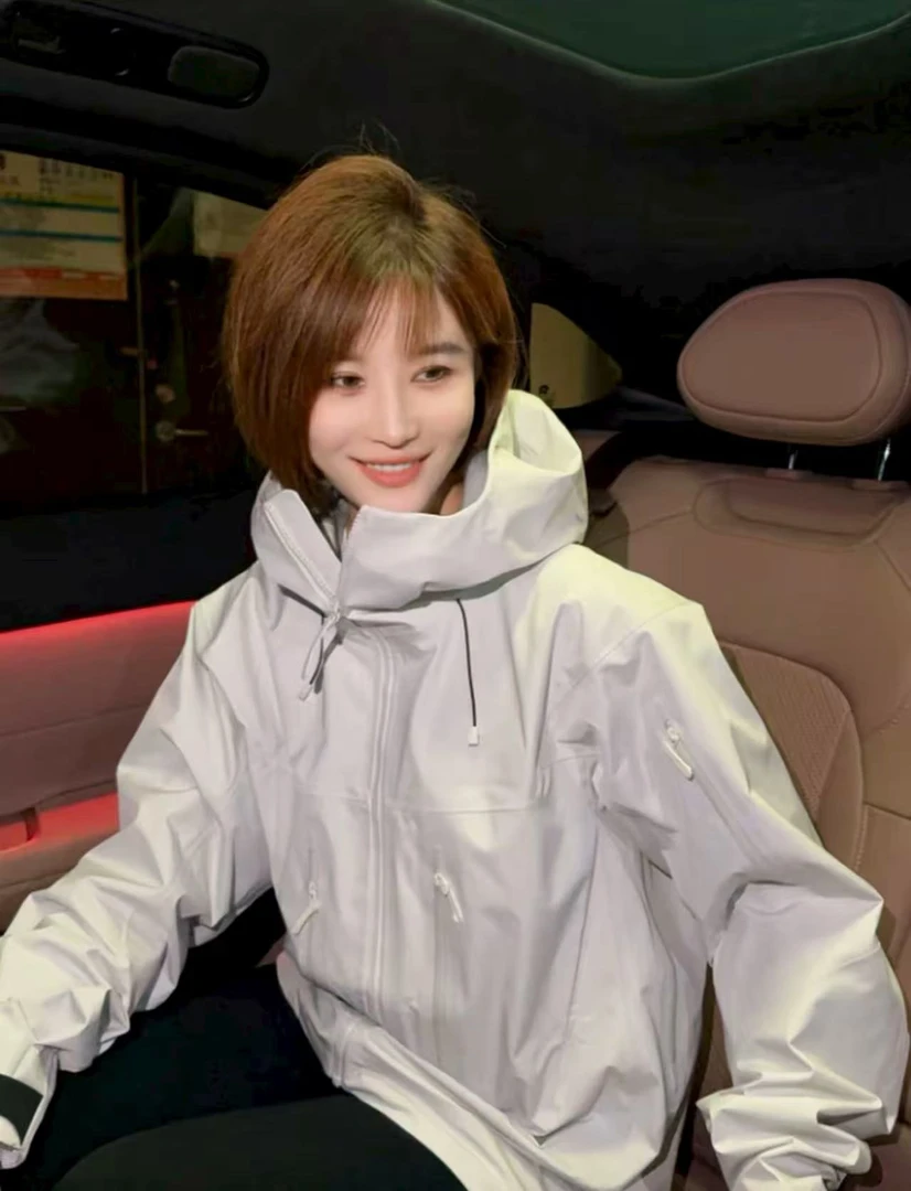 V7(原滋原味)经典户外男女同款硬壳冲锋衣防水城市户外