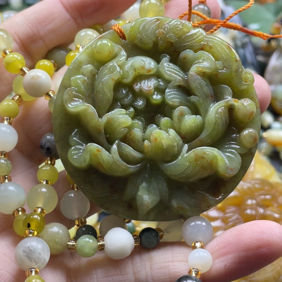 蛇纹石玉颈饰未镶嵌