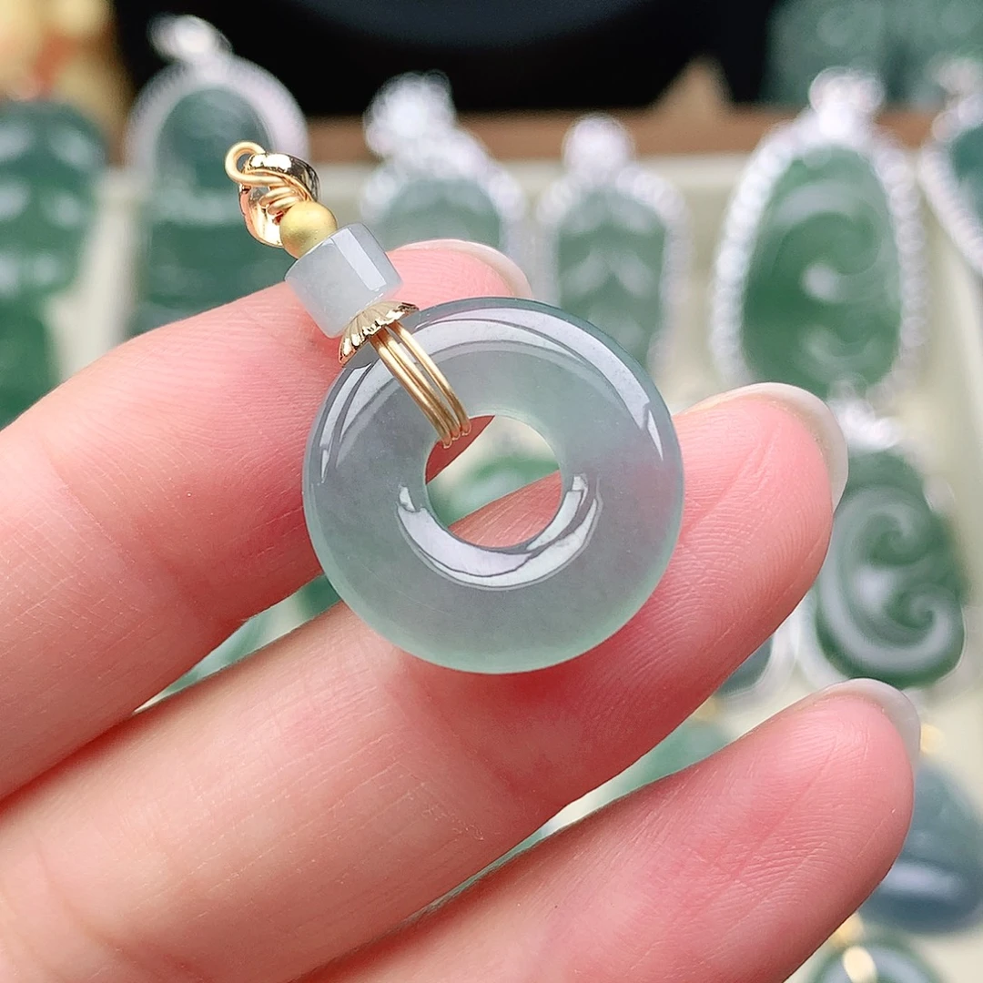 翡翠未镶嵌颈饰吊坠