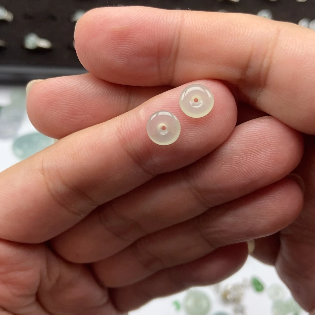 翡翠未镶嵌颈饰00000005