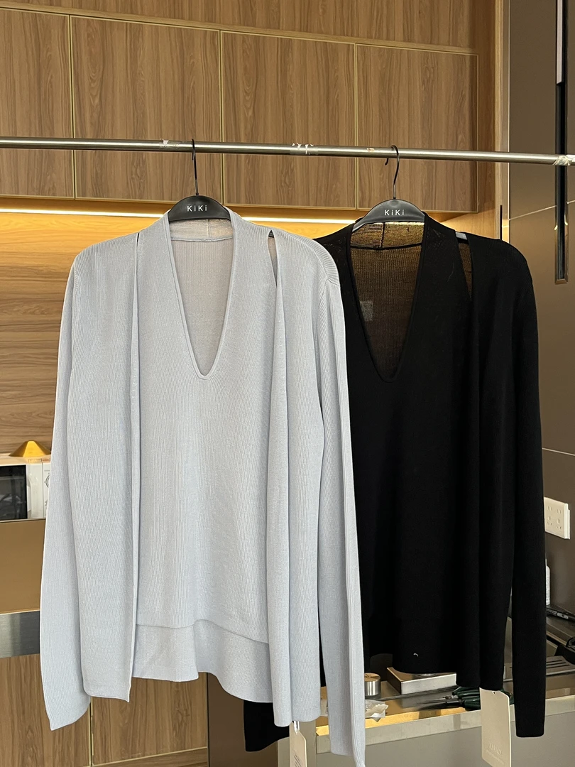 鑫燃Kiki 高级感气质挂脖式假两件+高腰半身裙两件套 3601 KIKI