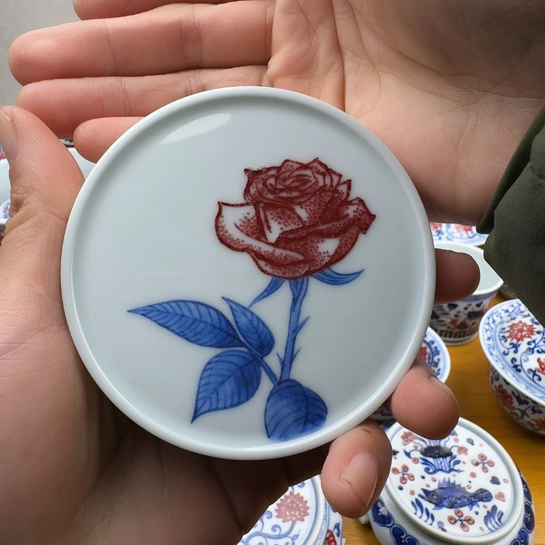 青花釉里红玫瑰盖置