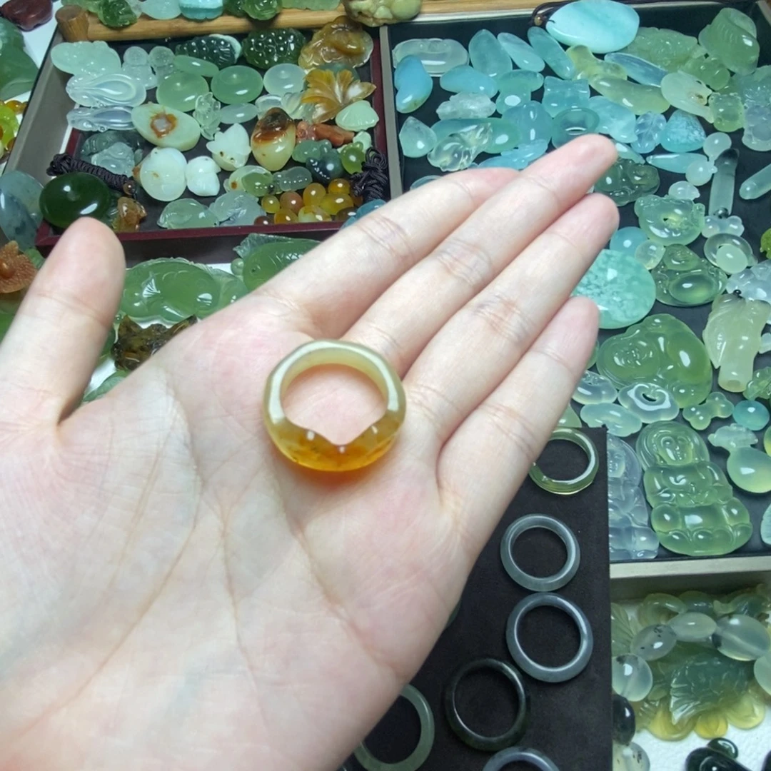 蛇纹石玉未镶嵌挂件