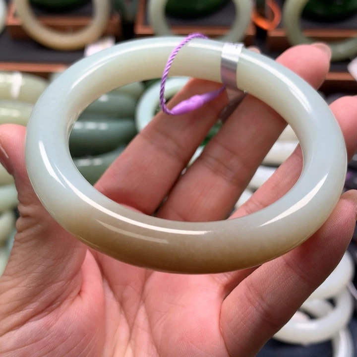 【闪购商品】未镶嵌手镯和田玉
