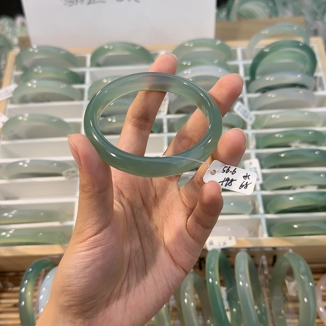 玛瑙/玉髓未镶嵌手镯圈口56.6