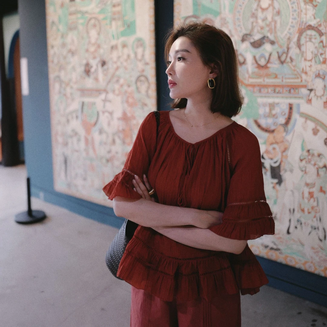 喇叭袖常规镂空五分袖休闲风衬衫荷叶边红色通勤风