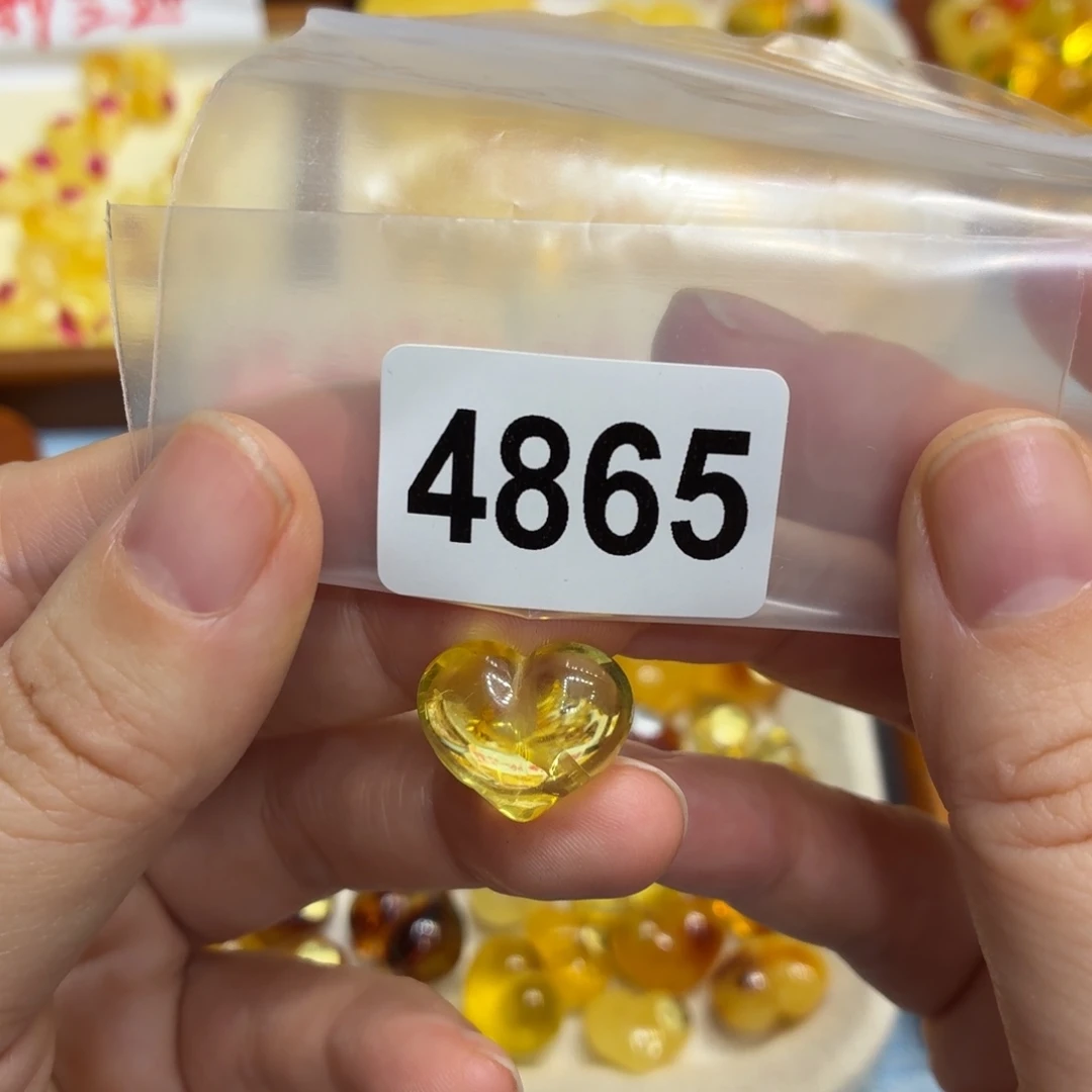 琥珀未镶嵌珠宝奇石