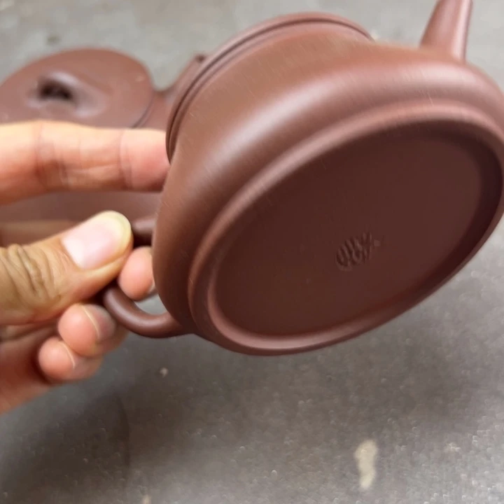 紫砂茶壶瑕疵种花壶。