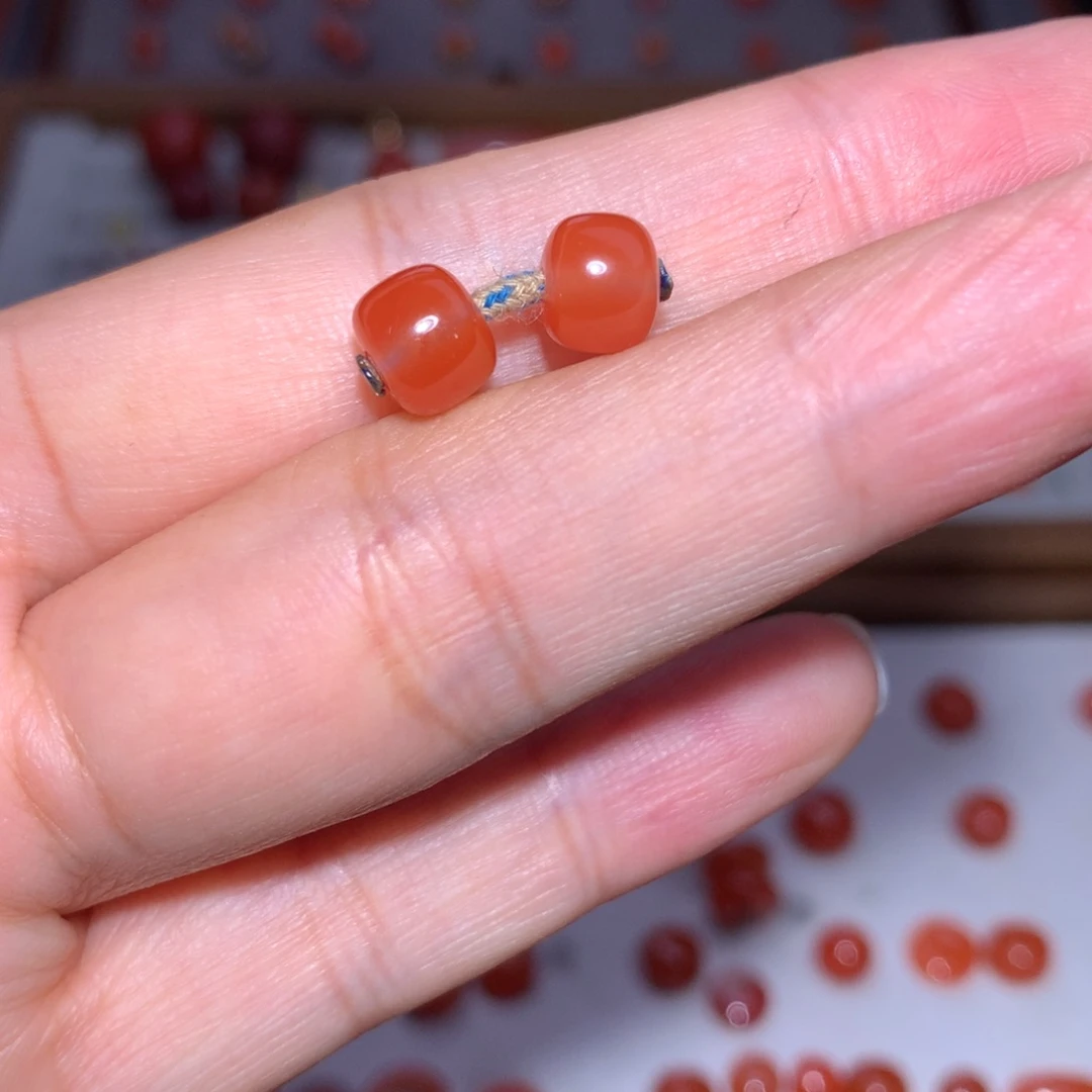 南红玛瑙柿子红对珠微纹未镶嵌7.2×6.2