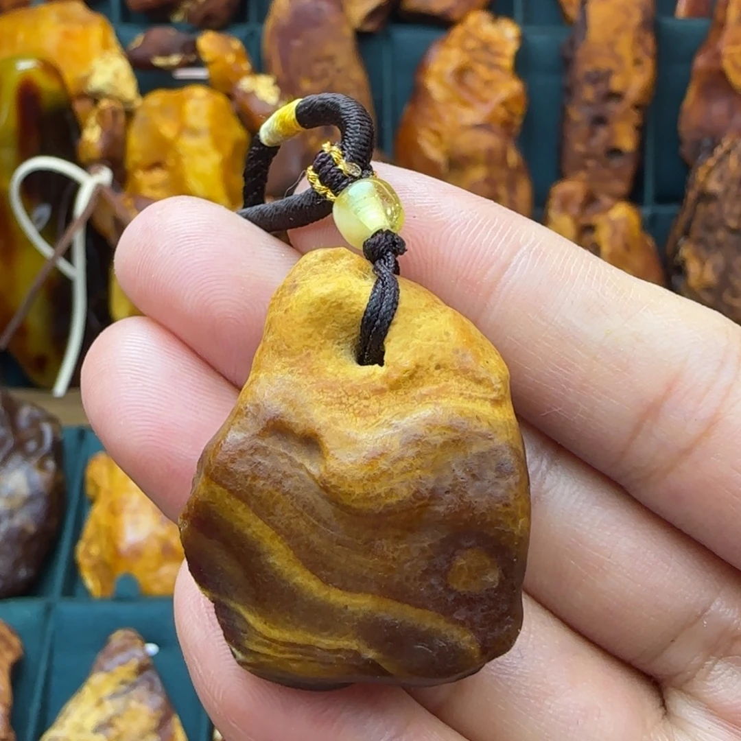 琥珀未镶嵌颈饰花蜡