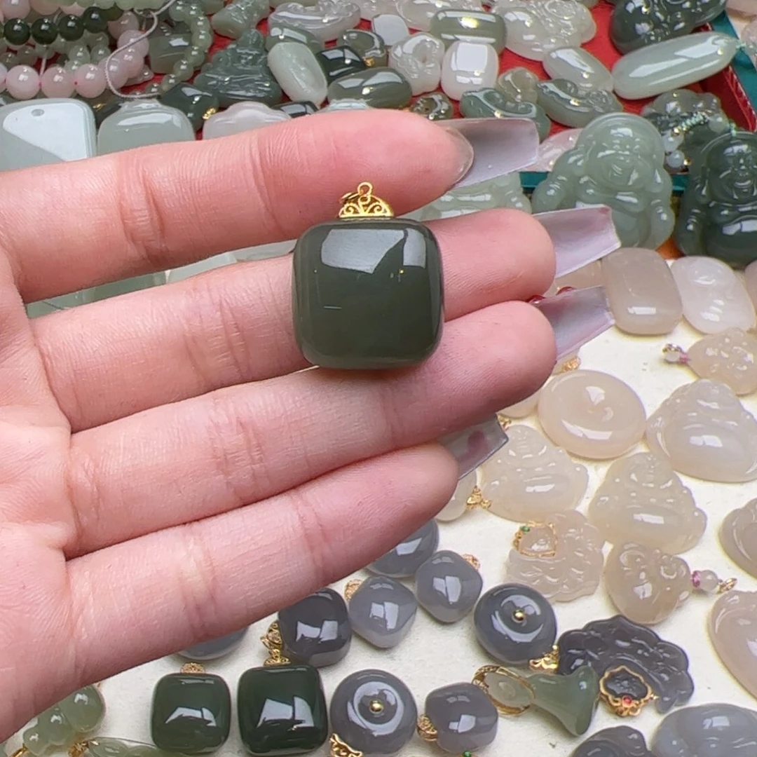 和田玉耳坠未镶嵌忘*草