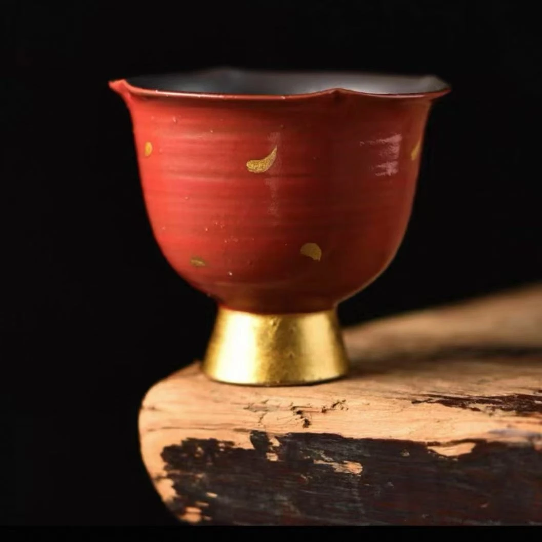 红色点金花口杯