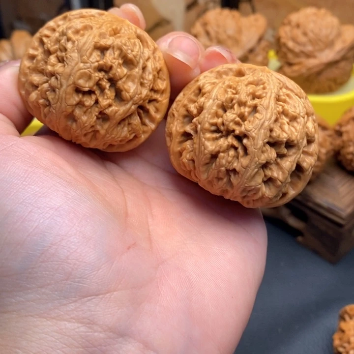 文玩核桃把件185粗筋43